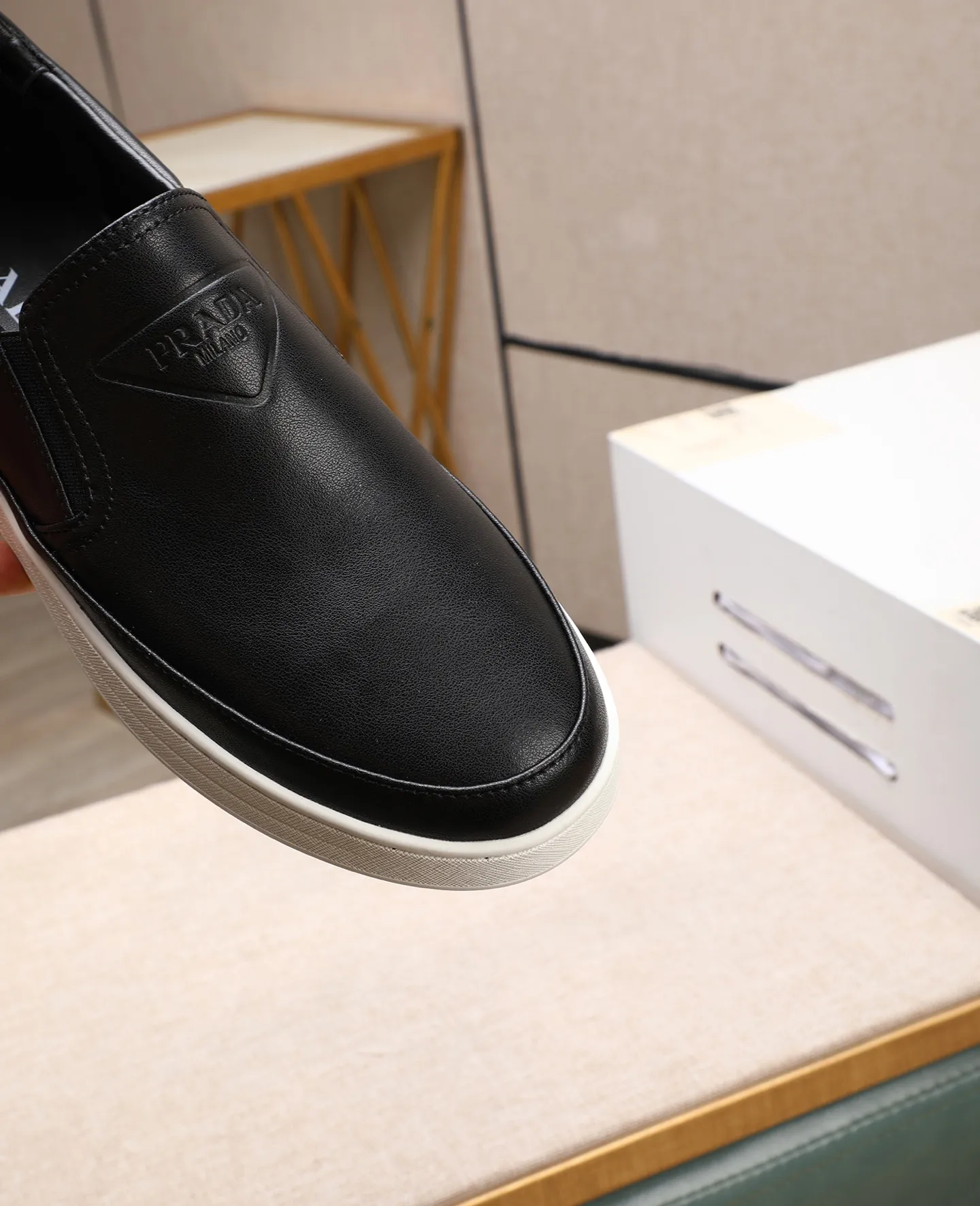 Men's men's shoes 💰440 🌹🌹[PRADA—Prada] latest model 🙈original replica! 👟👟👟Available here. The workmanship is top-notch. The upper is made of Italian 🇮🇹Imported calfskin. ❗️Breathable genuine leather lining @Suitable for travel. The original version has an enlarged engraved sole, making it suitable for all kinds of travels, showing low-key luxury. Let quality speak for itself. Color: Size: 38-44